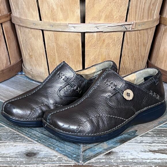 Clarks Unstructured Un Loop Bronze Metallic Leather Loafers Shoes Women Size 7.5 - Picture 3 of 11